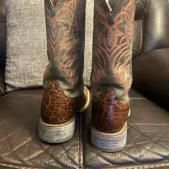 Lady Ariat Boots - Picture 4 of 4
